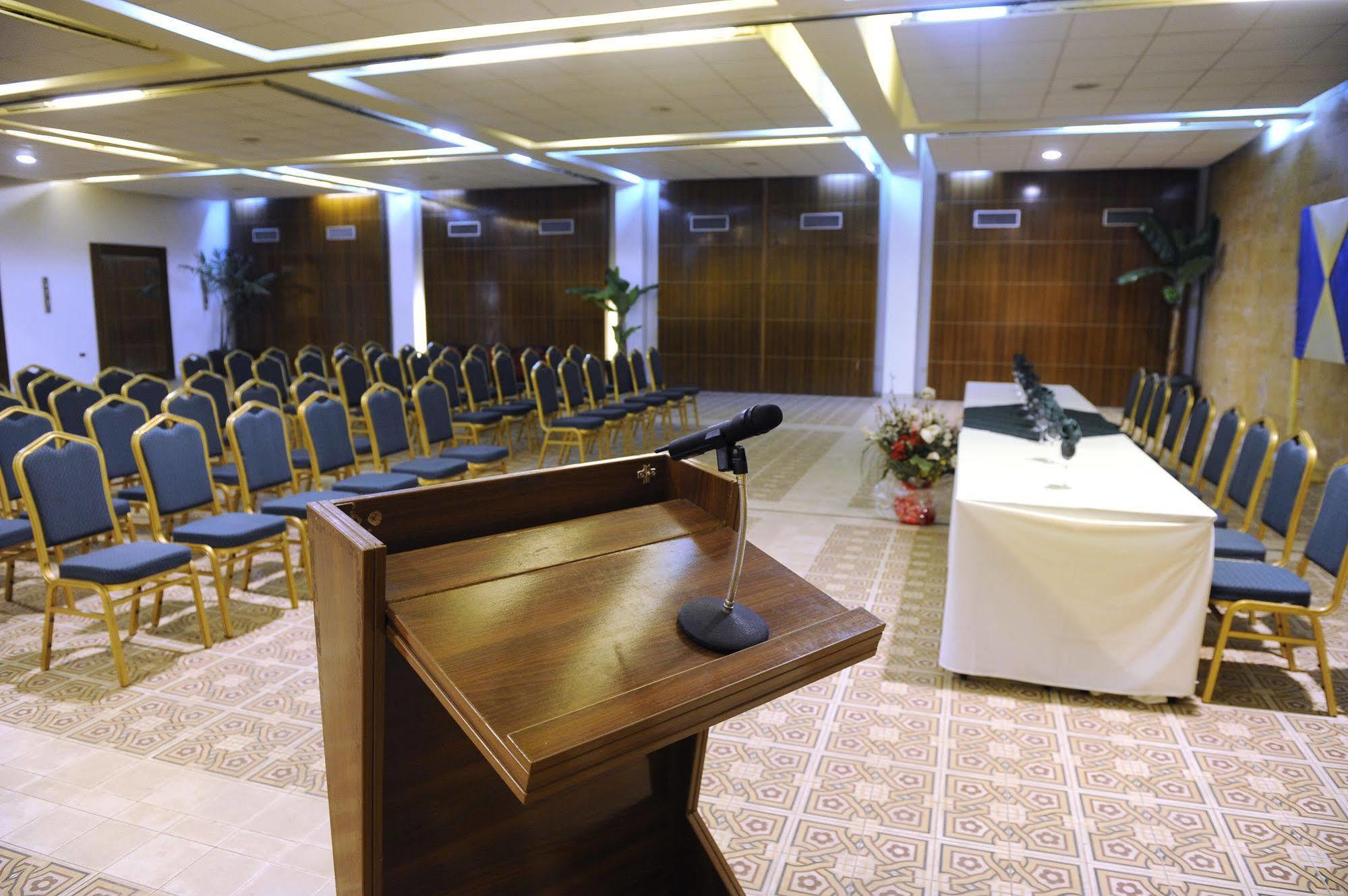 Riviera Royal Hotel Конакри Экстерьер фото